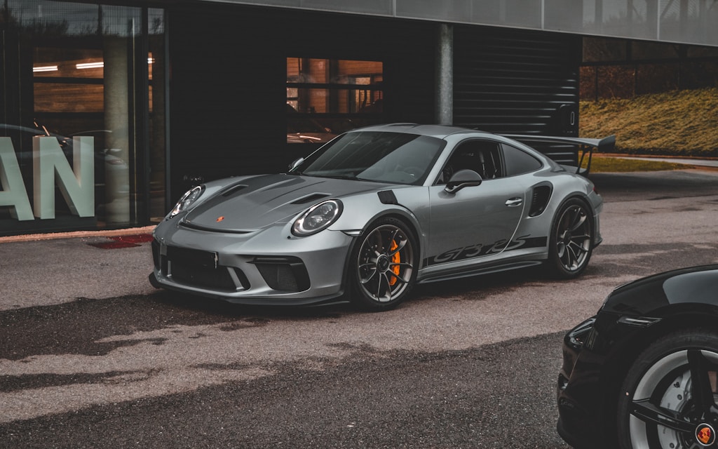 Dlaczego warto wybrać salon samochodów luksusowych – Porsche w Trójmieście?