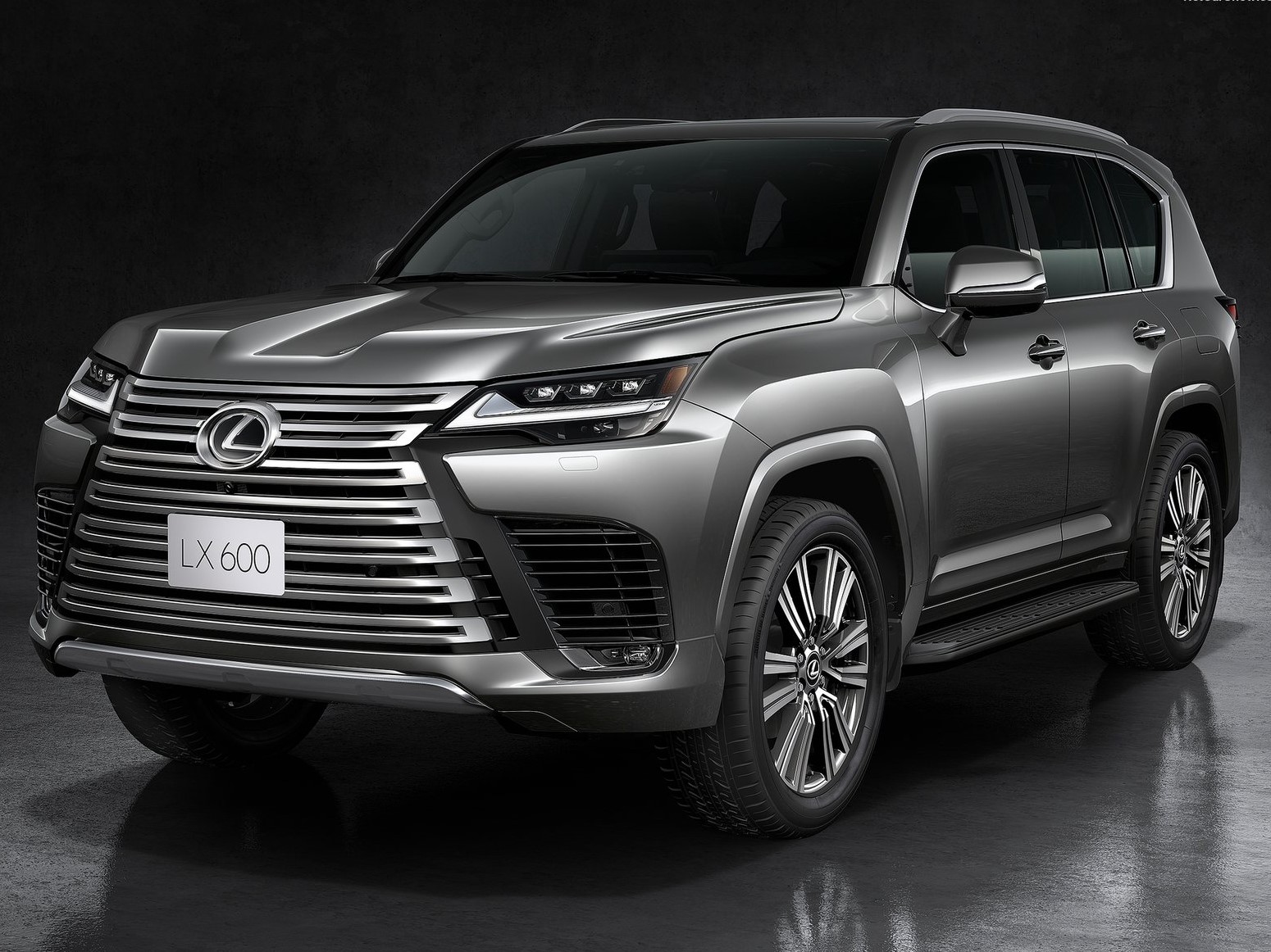 Lexus LX600 przód i lewy bok