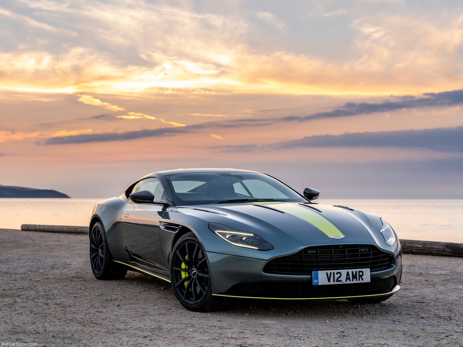 Aston Martin DB11 AMR